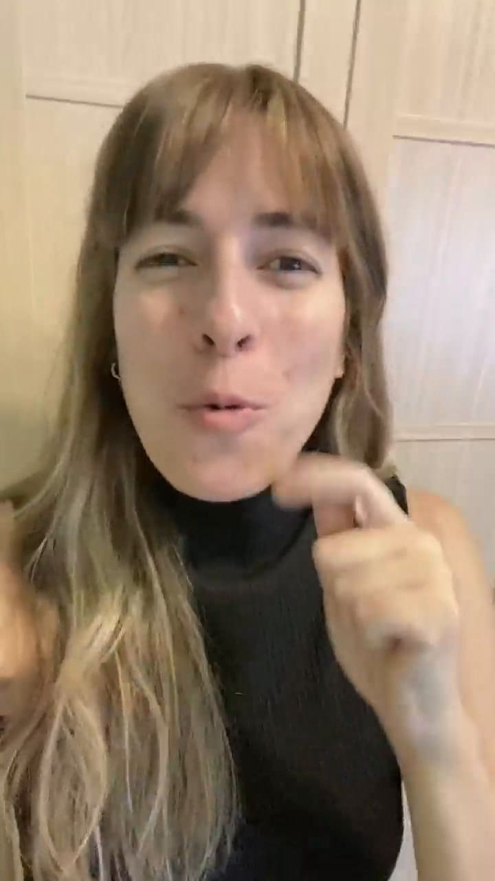 Mostró cómo es una mochila ideal para llevarla en un vuelo