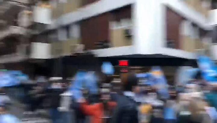 Manifestación frente al departamento de CFK