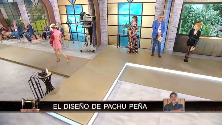 Pachu Peña se tentó al explicar uno de sus diseños en 'Corte y Confección' Crédito: El Trece