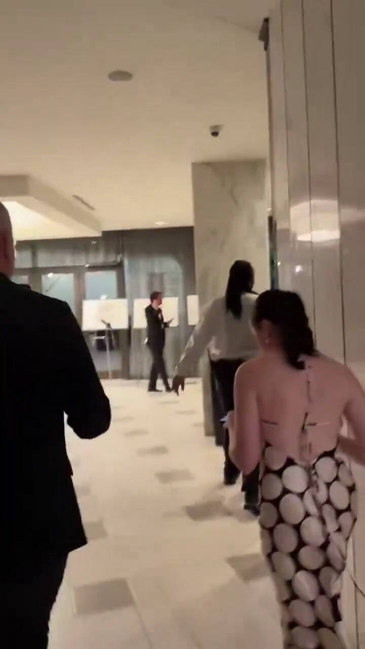 Policías corrieron armados por los pasillos del hotel en el que se encontraba Trump