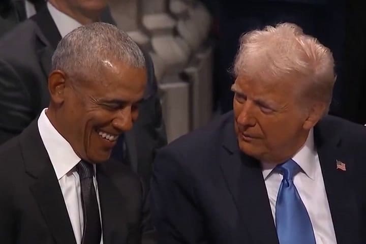 Obama Rie Cuando Habla Con Trump