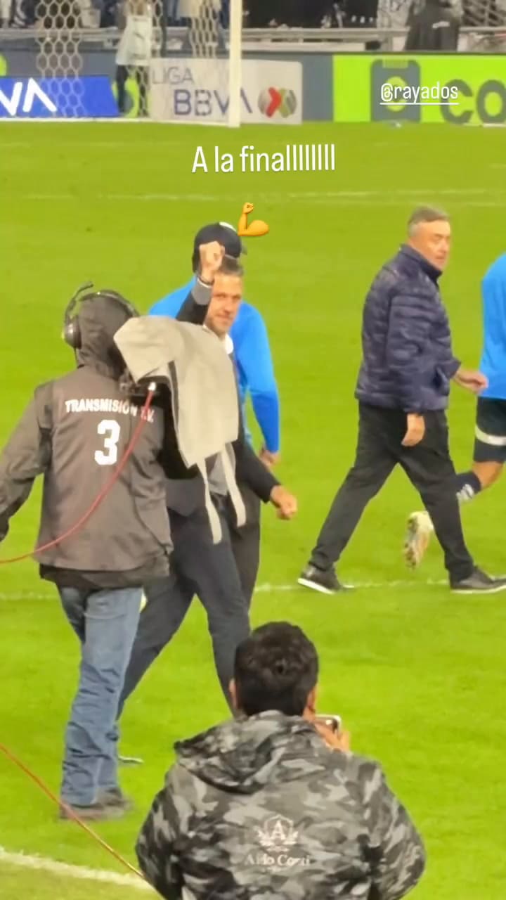 El festejo de Evangelina Anderson tras el triunfo de Rayados de Monterrey