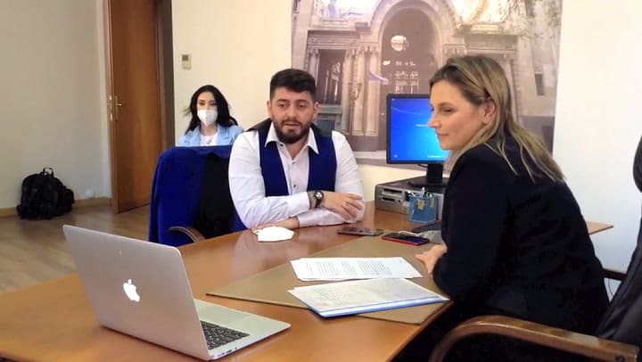 El acto en el cual Diego Maradona Jr. recibe la ciudadanía argentina