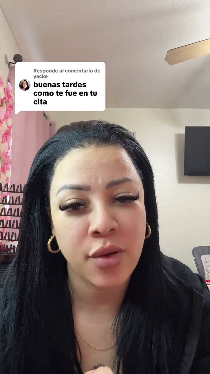 La migrante cubana mostró cómo fue su cita con el ICE por el documento I-220A