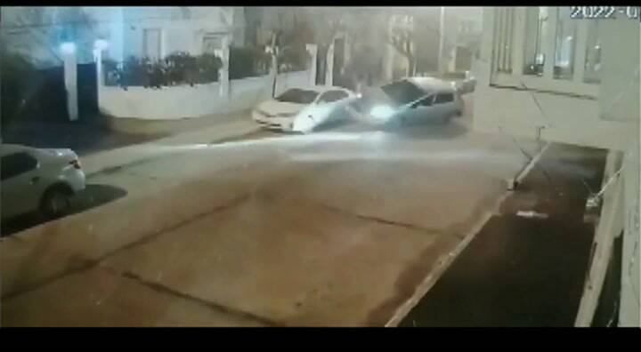 así fue el choque y vuelco de un auto en Concordia