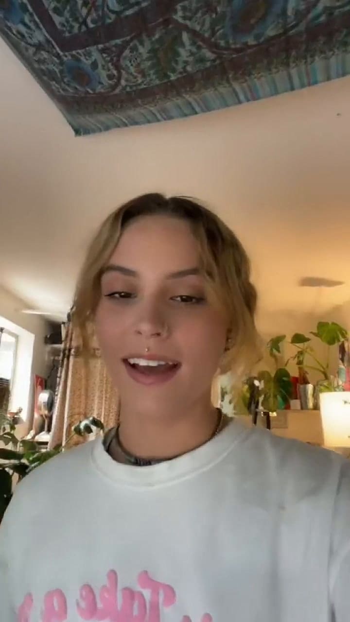 La chica respondió a las preguntas de sus seguidores sobre su hogar