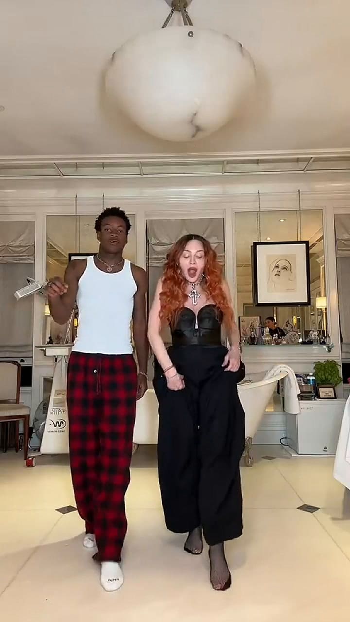 La reina del pop sorprendió a sus seguidores con una coreografía de salsa