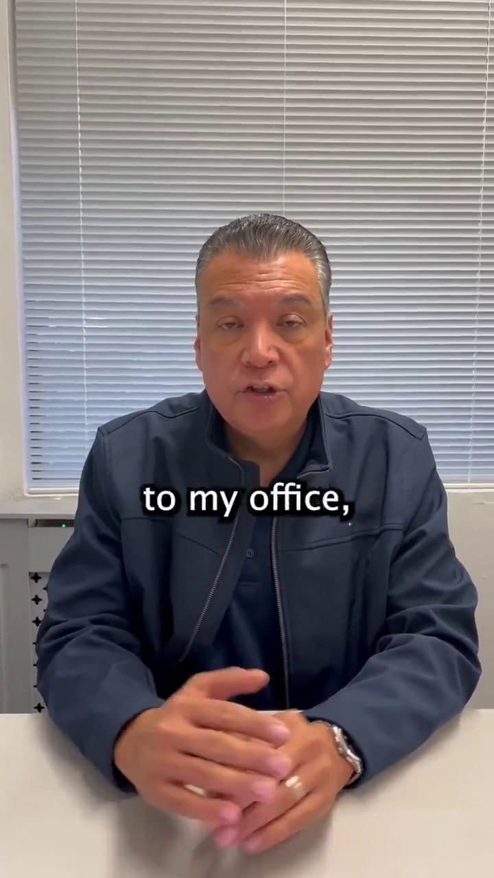 El senador Alex Padilla habló sobre el origen migrante de su familia