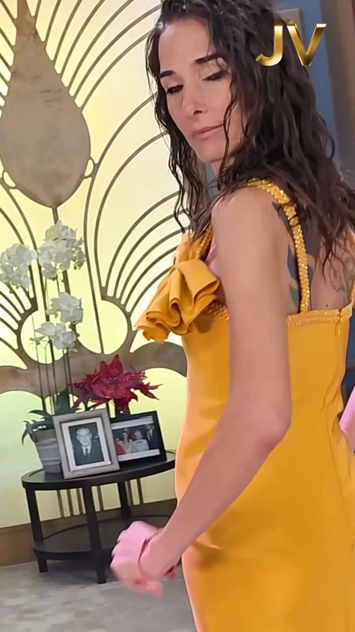 El look veraniego de Juana Viale para el domingo 21 de diciembre