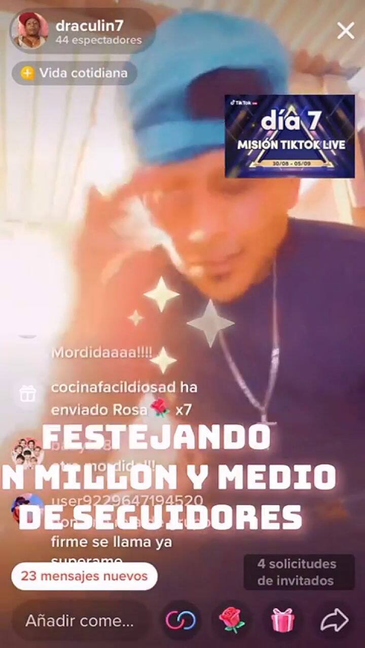 El albañil festeja que alcanzó un millón y medio de seguidores