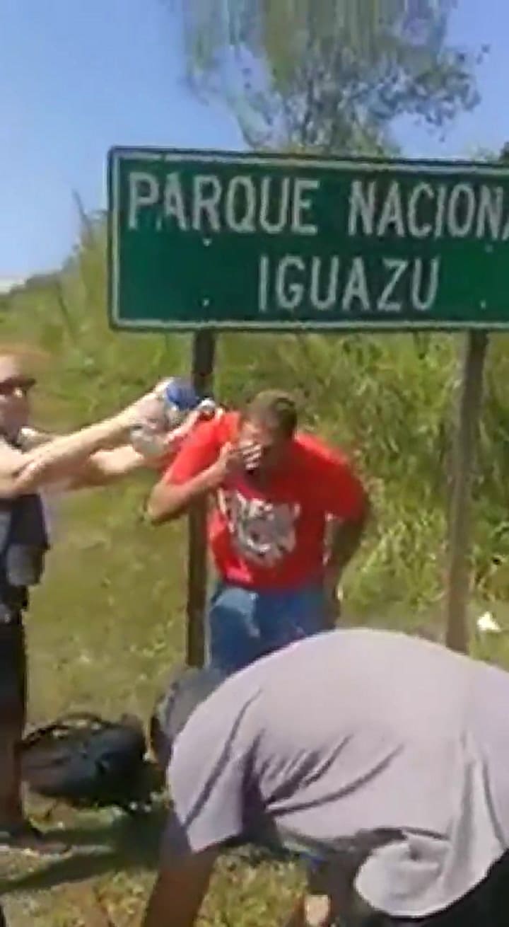 Agresión a un turista en Puerto Iguazú - Fuente: Youtube