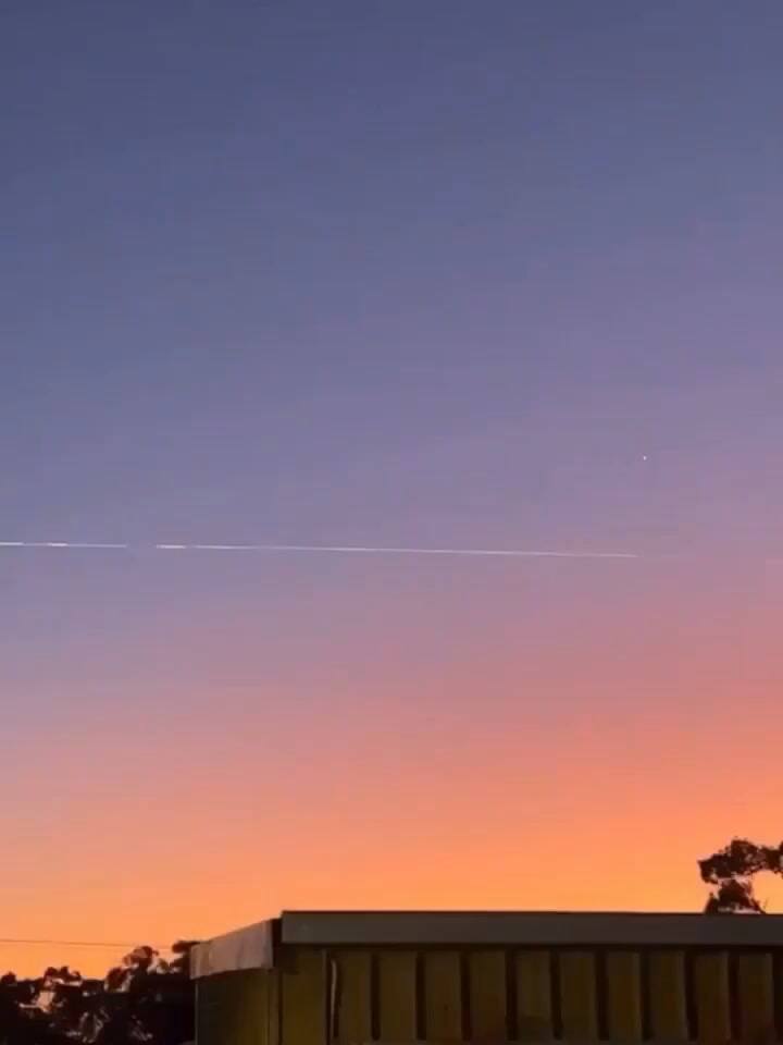 Habitantes de un poblado de australia fueron sorprendidos con basura espacial que cayó del cielo