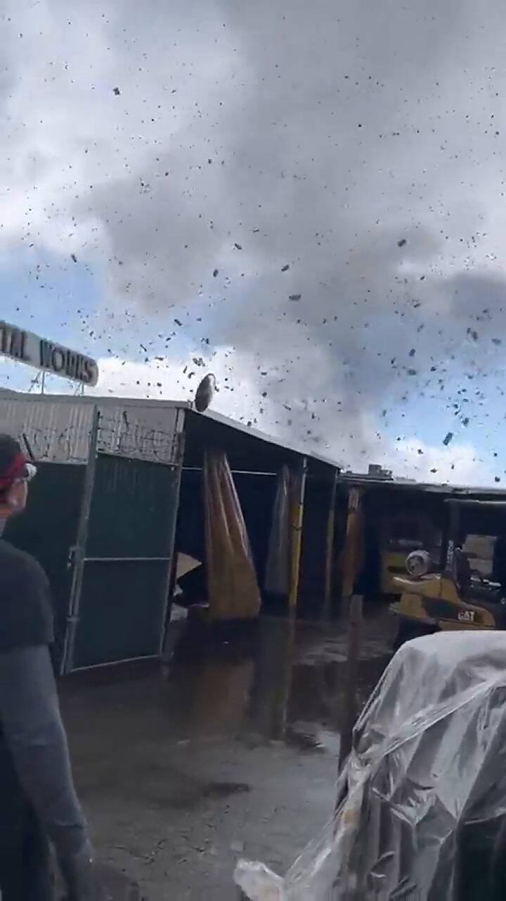 Testigos comparten videos del posible tornado en Montebello, California