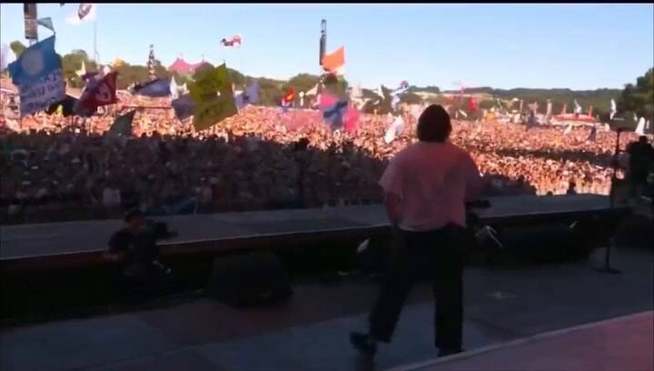 El conmovedor gesto de los fanáticos de Lewis Capaldi cuando el artista sufrió una crisis