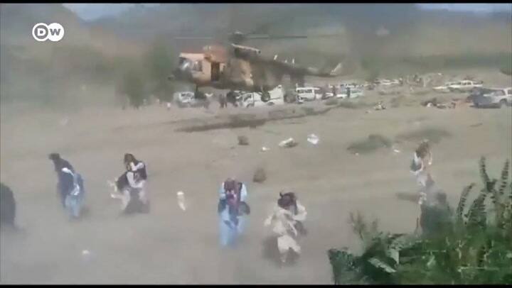 Así rescatan a las víctimas del terremoto de Afganistán