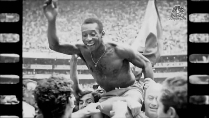 El polémico saludo de Poder Negro - Fuente: NBC Deportes