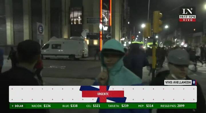 Incidentes entre hinchas de Independiente y la policía bonaerense