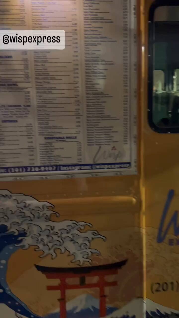A Happy Place With @Wispexpress - Crushing The Sushi Game From A Food Truck. Make Sure To Catch Them When In Your Area. Thank You @Michellemichod & Rick For The Intro. #Sushi #Wispexpress #Sashimi #Foodtruck