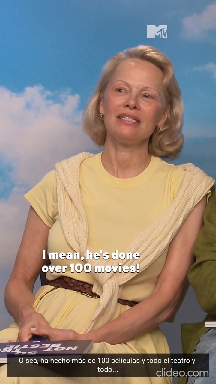 Pamela Anderson se emocionó al escuchar a Liam Neeson