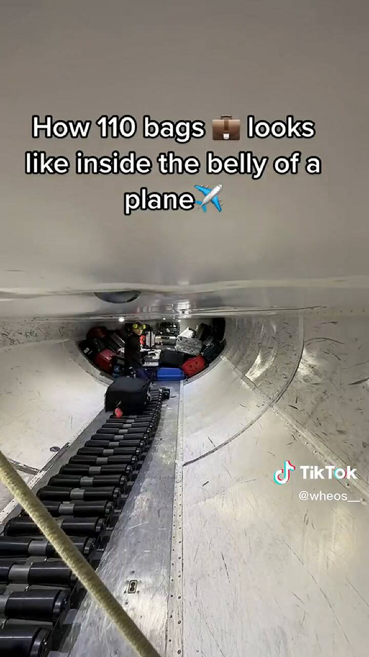 Un usuario mostró cómo acomodó más de 100 valijas en el compartimento de un avión