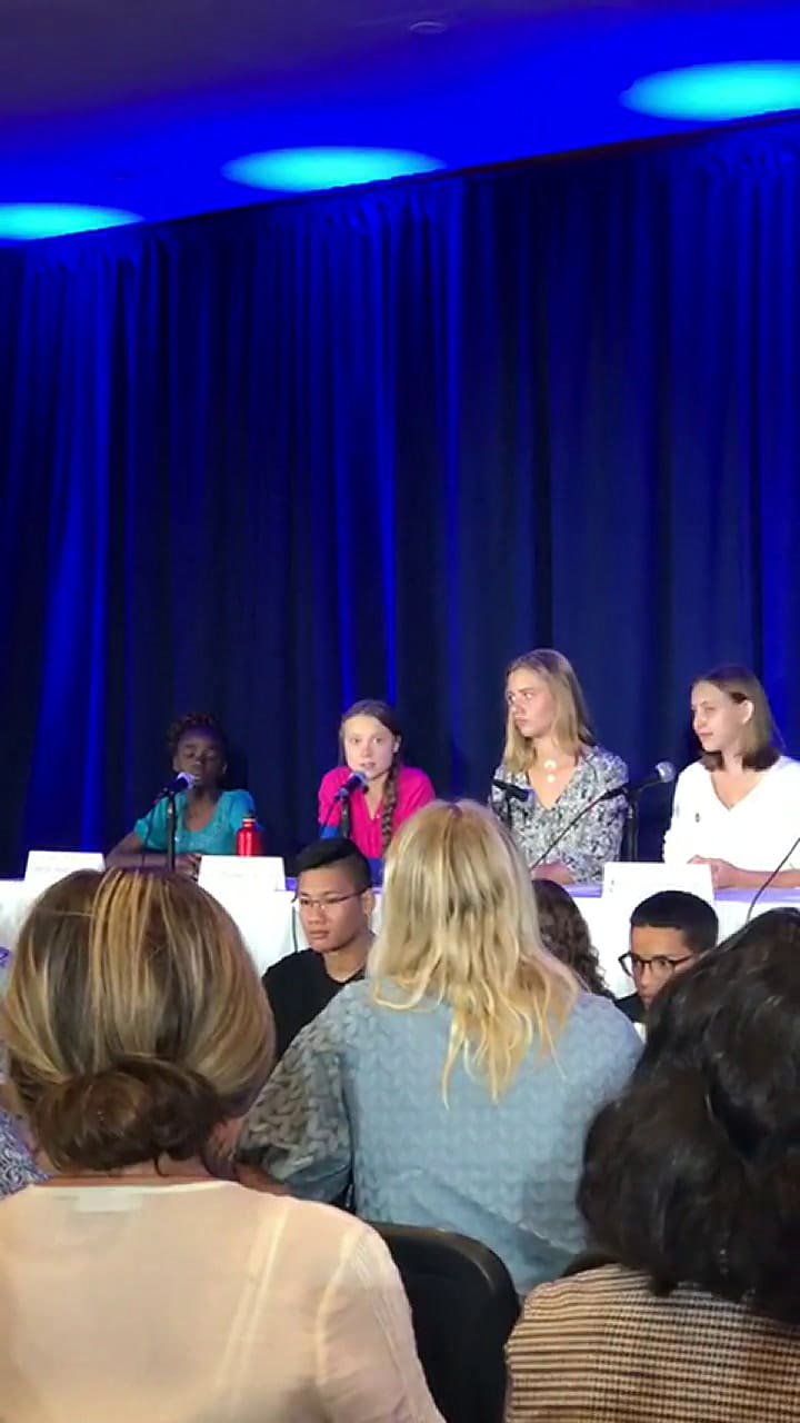 Greta en unicef con los jovemes que iniciaron acciones legales