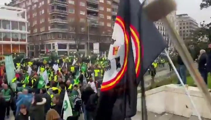 Miles de agricultores y cientos de tractores protestaron en Madrid contra el acuerdo Mercosur-UE