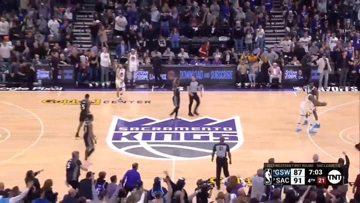 El momento de pisotón de Draymond Green a Domantas Sabonis