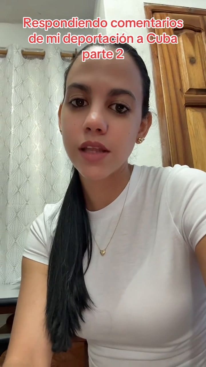 La protagonista explicó que regresó sola porque su hijo no fue incluido en la expulsión