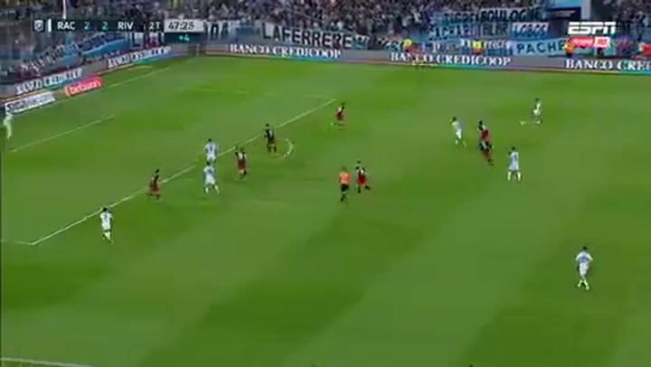 El llanto de Guillermo Francella tras la victoria de Racing en el final contra River