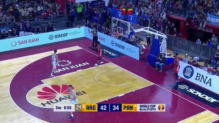 Marca registrada en el repertorio de Garino: recuperación en primera línea y volcada - Fuente: Twitt