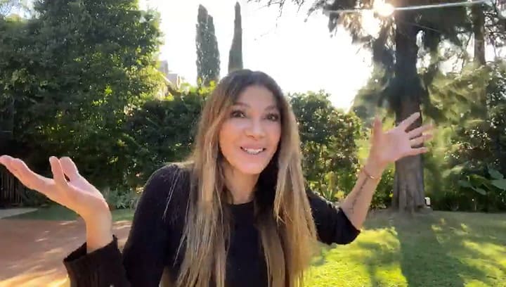 La conductora invita a participar de la campaña de donación de Cruz Roja #ensuszapatos