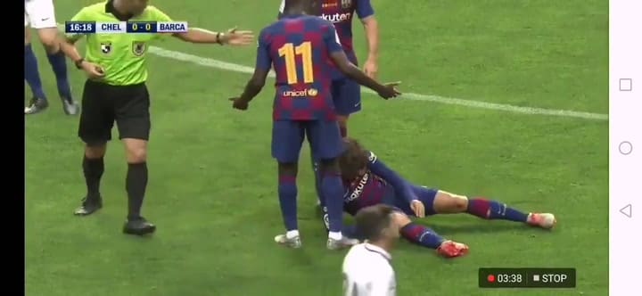 Jorginho le entró muy fuerte a Griezmann - Fuente: Twitter