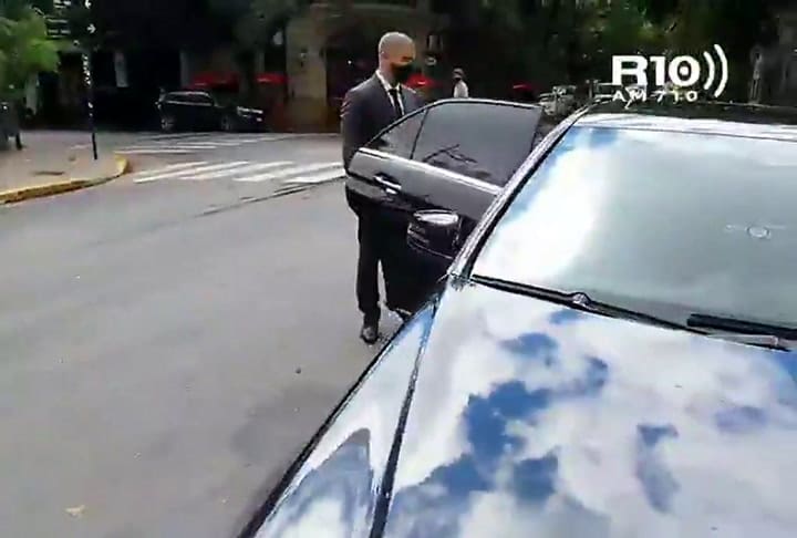 Video: la excéntrica aparición del exjuez Norberto Oyarbide en Radio 10