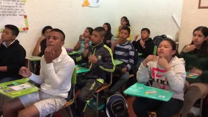 Cómo practican 'tapping' en una escuela de Guatemala - Fuente: BBC