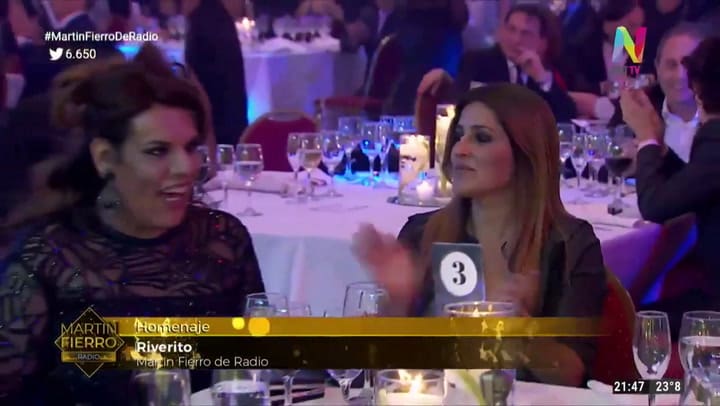 Riverito fue homenajeado por sus TV años de carrera - Fuente: Net TV