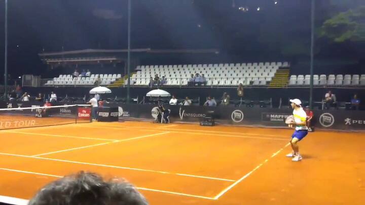 El sorpresivo saque con el que el uruguayo Pablo Cuevas ganó el torneo de San Pablo