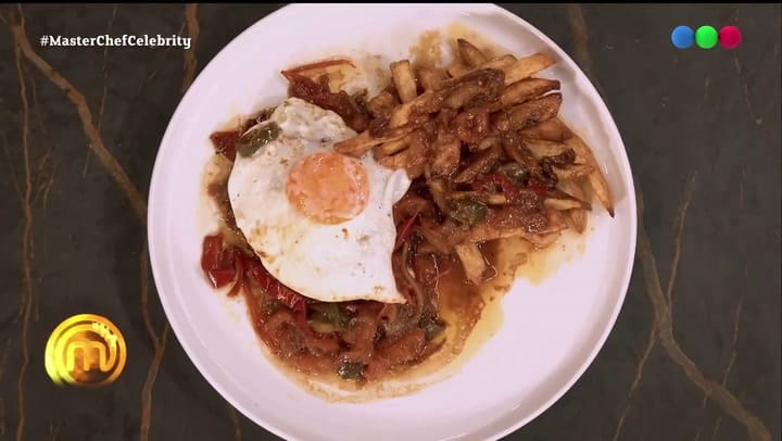 Maxi López se emocionó al hablar de sus hijos en Masterchef y Wanda Nara lo sostuvo ante las cámaras