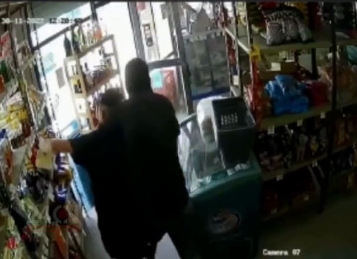 Violento robo en Quilmes, efectuó un disparo al aire y se fue con la recaudación de un local