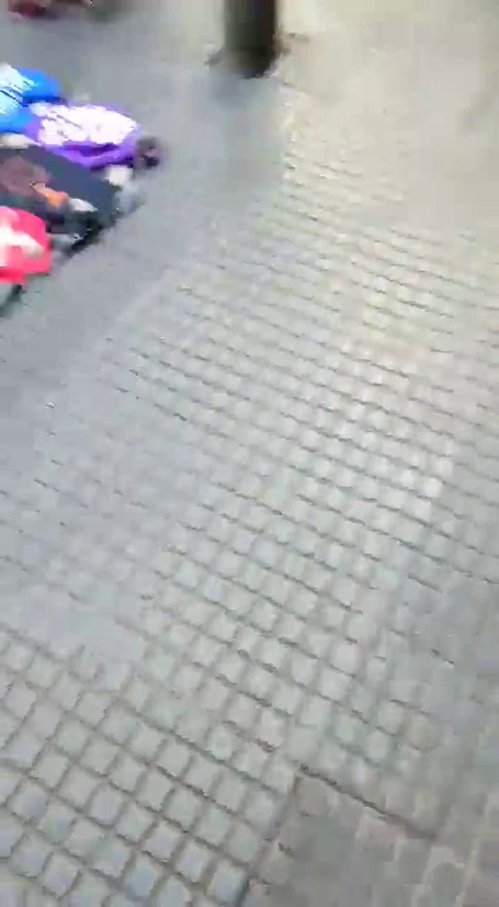 8M: La venta de pañuelos en los alrededores del Congreso