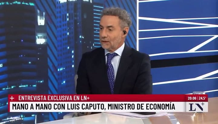 Luis Caputo confirmó que no compra su ropa en el país y reveló qué marca de saco usa