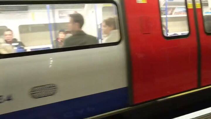 Todos los días en la estación Embankment se sigue escuchando la voz de Oswald