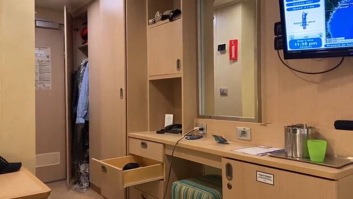 El viernes por la noche, el barco comenzó a hacer movimientos bruscos por la tormenta