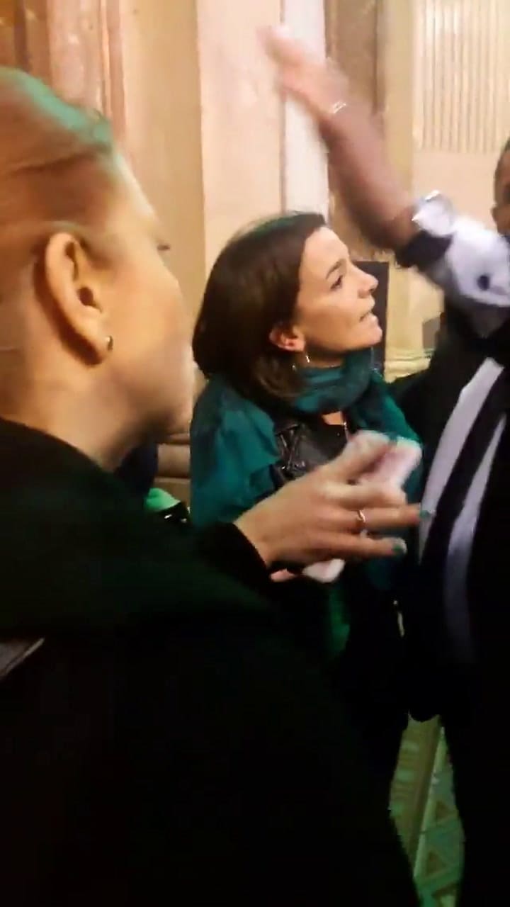 Así les negaban el ingreso al Senado a Donda, Malena Massa y otras diputadas - Fuente: Twitter