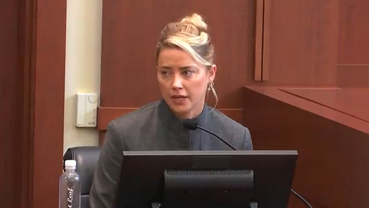 Amber Heard se quebró en vivo al decir que quiere 'avanzar con su vida' y que Johnny lo haga también