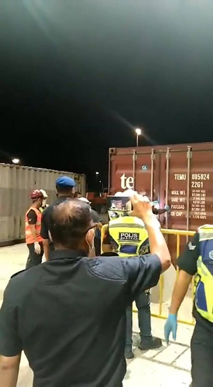 Jugaba a las escondidas y apareció en el lugar menos pensado