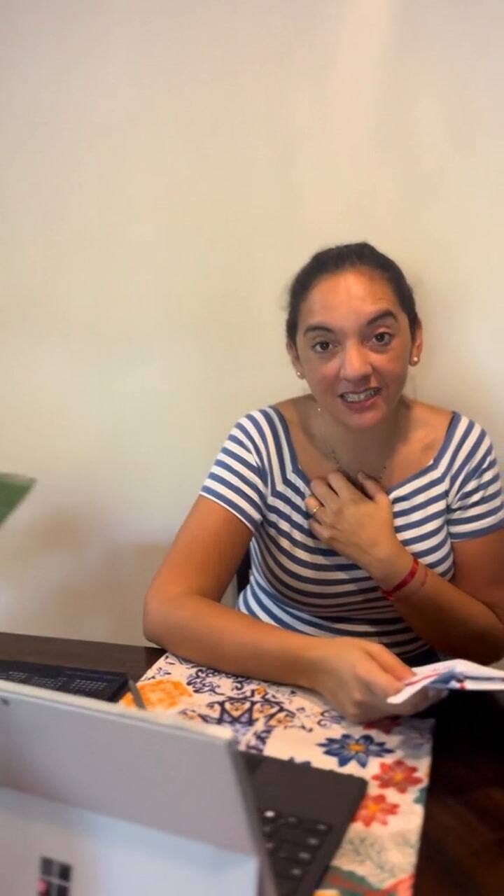 Mujer Argentina Recibe Su Green Card 2