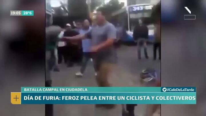 Feroz pelea entre un ciclista y un colectivero en Ciudadela