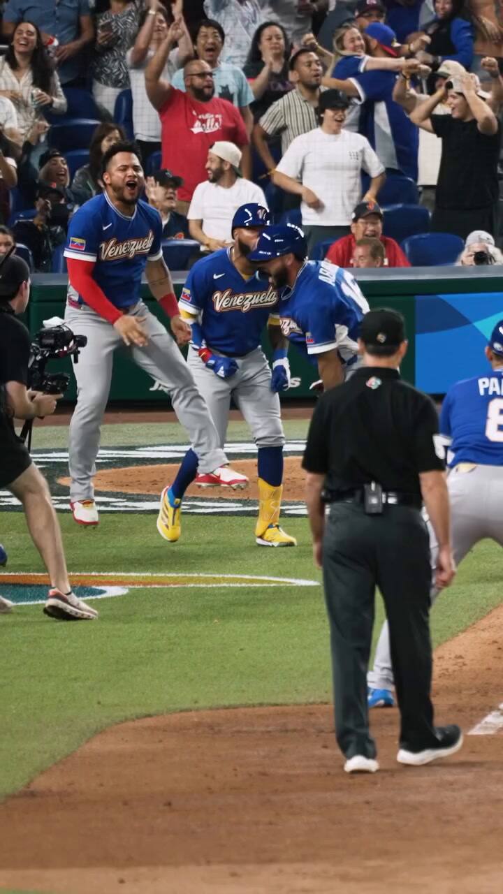 Jonrón de Wilyer Abreu de Venezuela vs. Japón en el WBC 2026