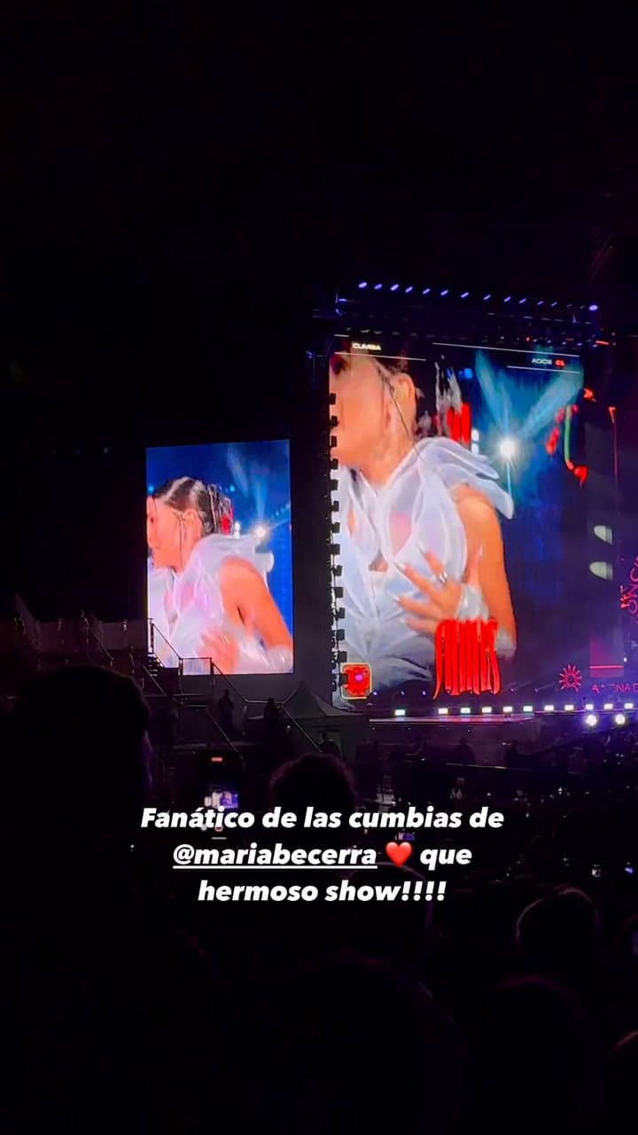 Nico Occhiato en el show de María Becerra