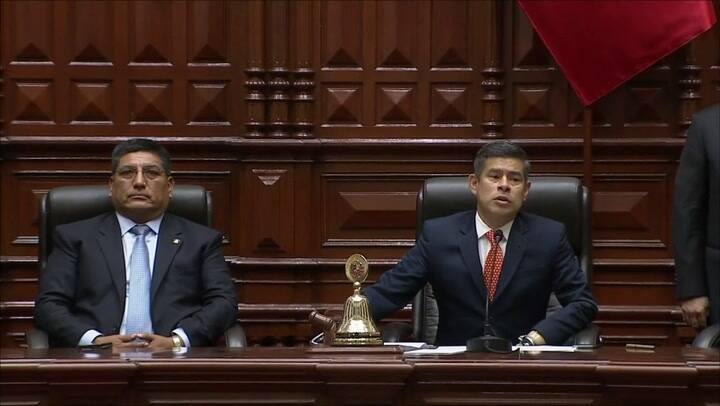 Congreso acepta renuncia de Kuczynski y se apresta a juramentar a Vizcarra